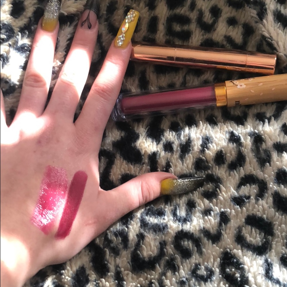 LIP BUNDLE. Noyah Lipgloss & Laga cloud lips.